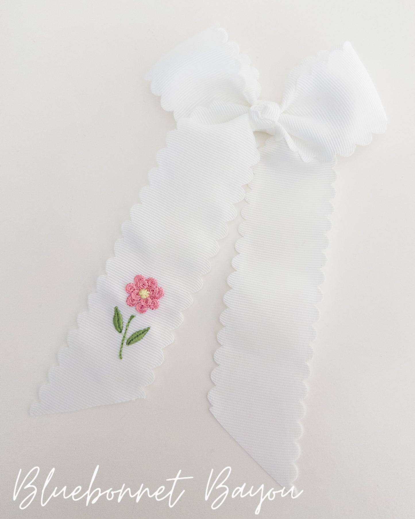 Scalloped Edge Bow - White